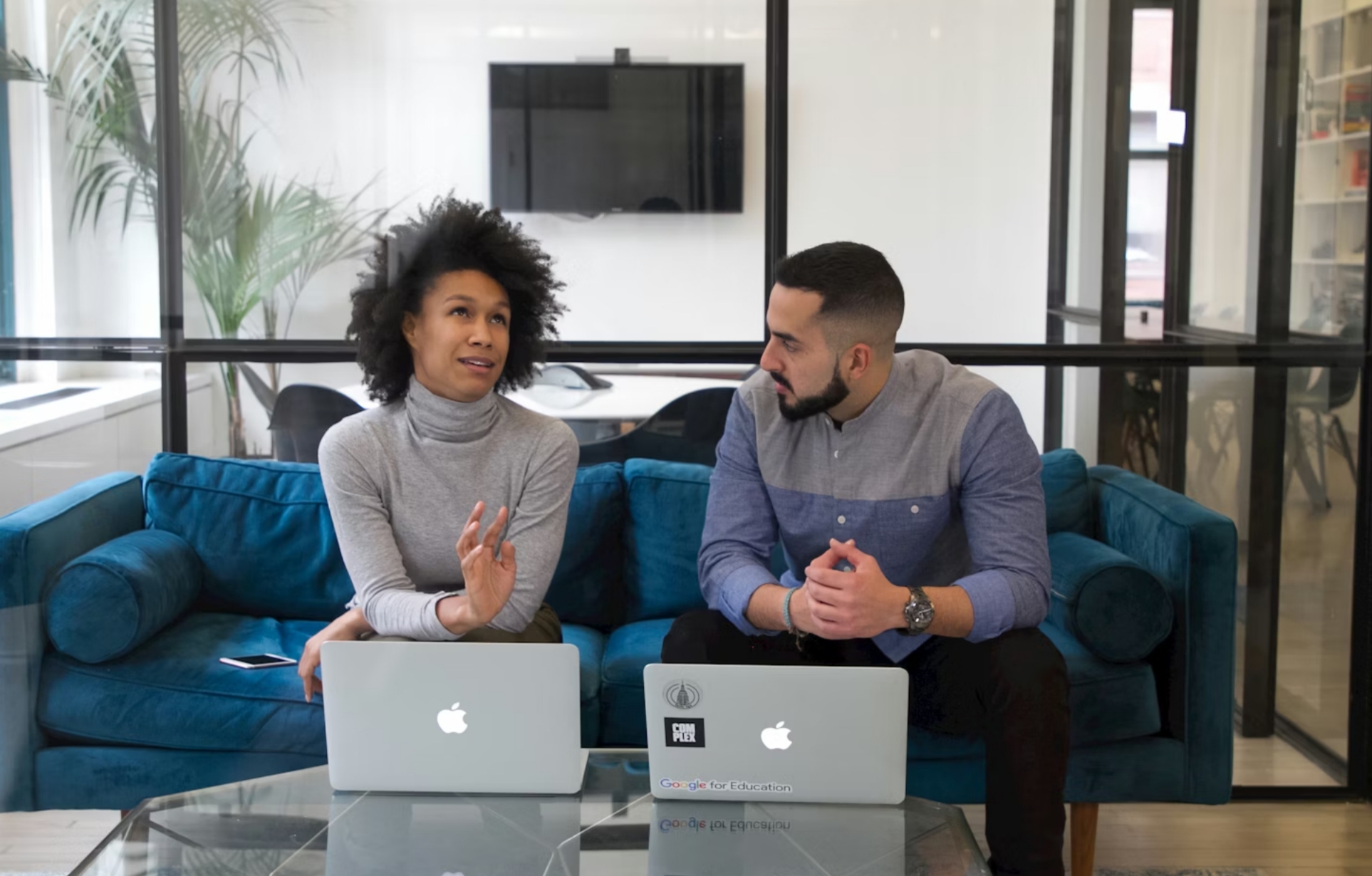 Rahasia Sukses Presentasi Global dengan Bantuan Jasa Interpreter Bahasa Portugis